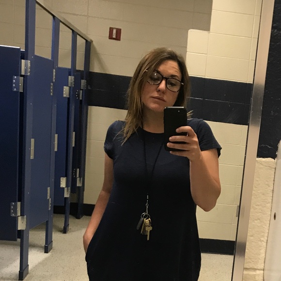 Meet your Posher, Hillary - Picture 1 of 1